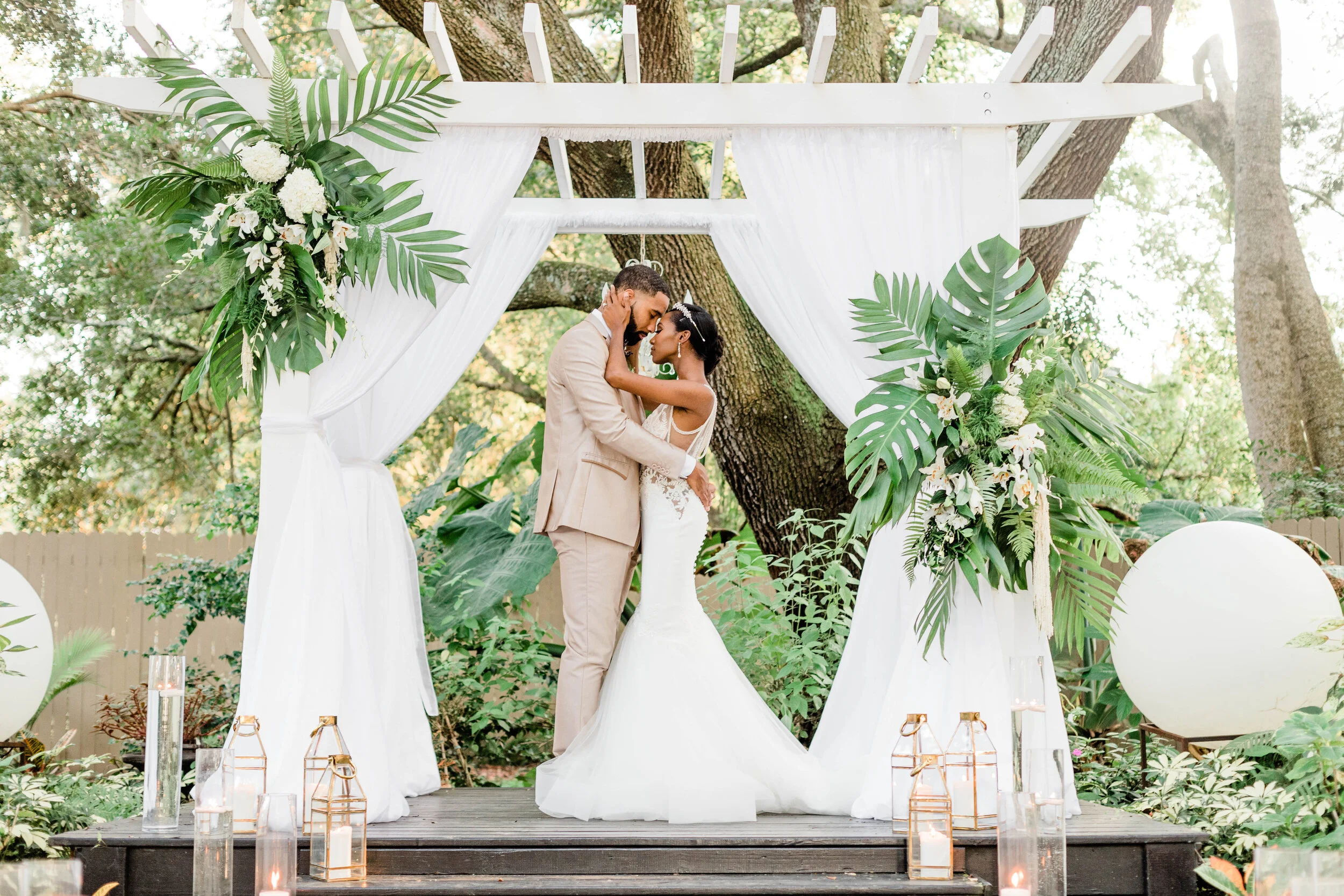 Tropical wedding theme deals